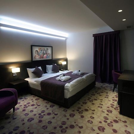 Hotel Park ドボイ エクステリア 写真