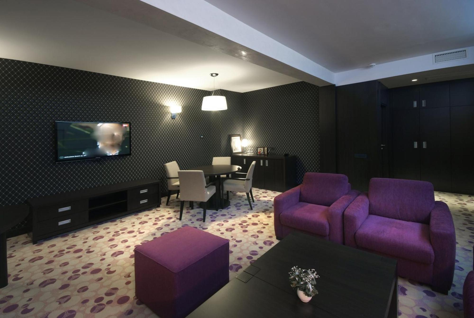 Hotel Park ドボイ エクステリア 写真