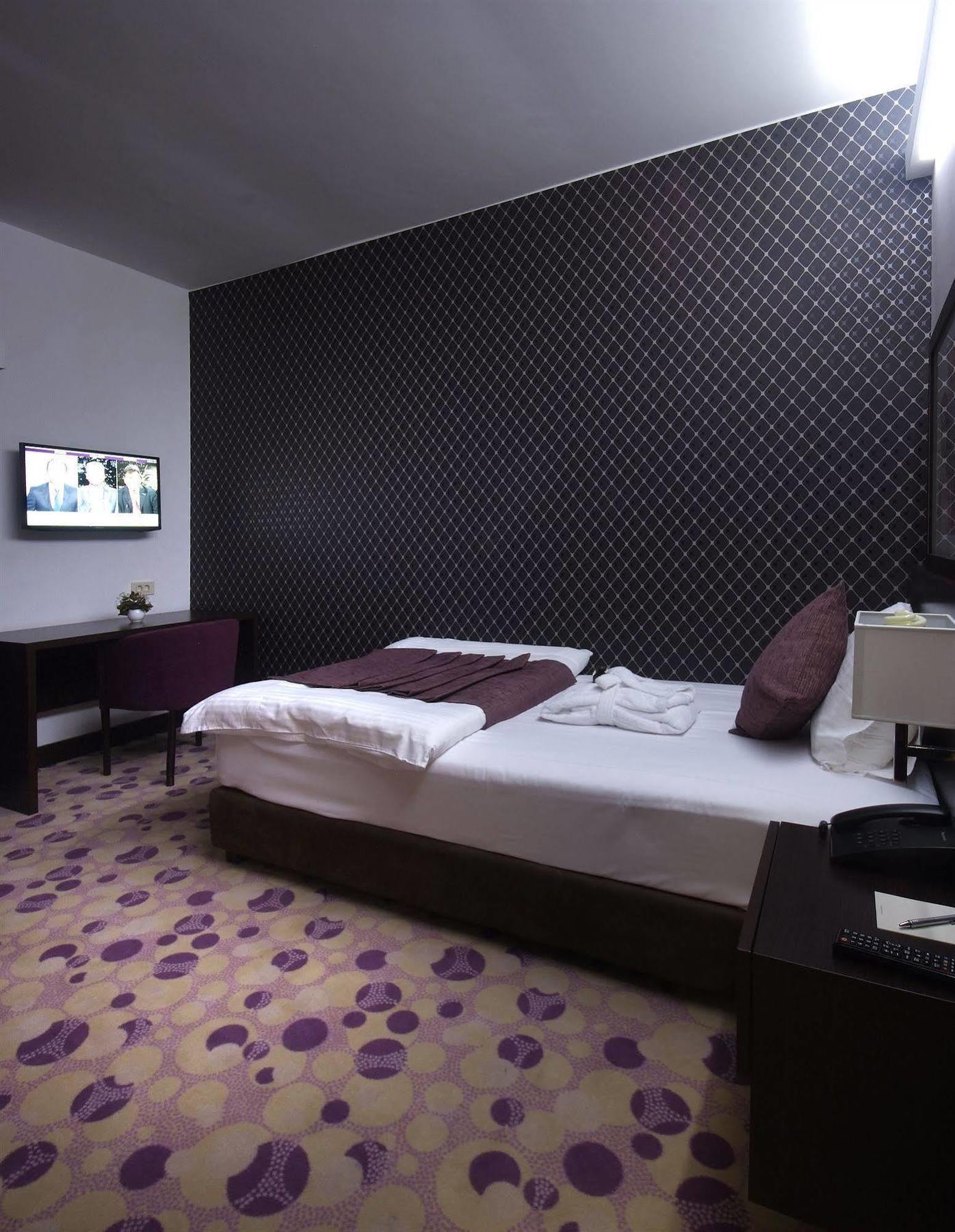 Hotel Park ドボイ エクステリア 写真